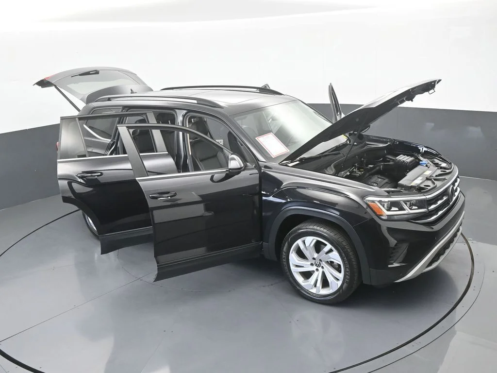 Used 2021 Deep Black Volkswagen 2.0T SE w/Technology image 71
