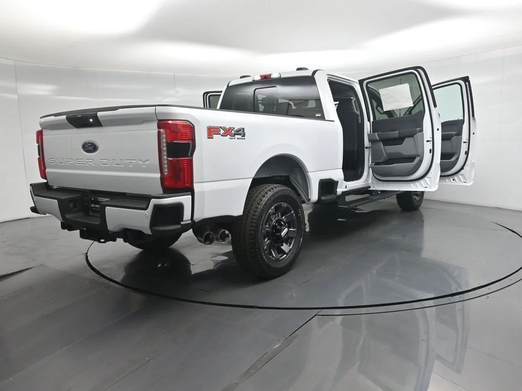 New 2026 Oxford White Ford XL image 4