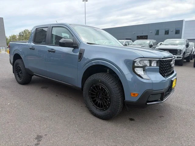 New 2026 Azure Gray Metallic Ford XLT image 3