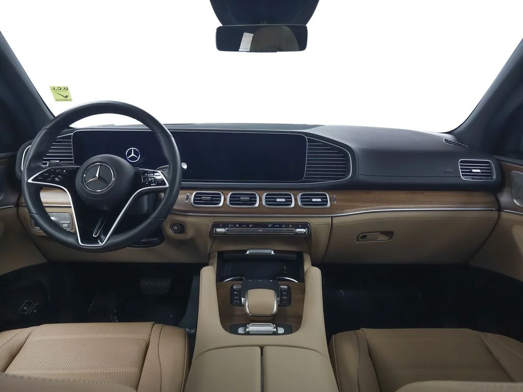 Used 2025 Twilight Blue Metallic Mercedes-Benz GLE 450e image 25