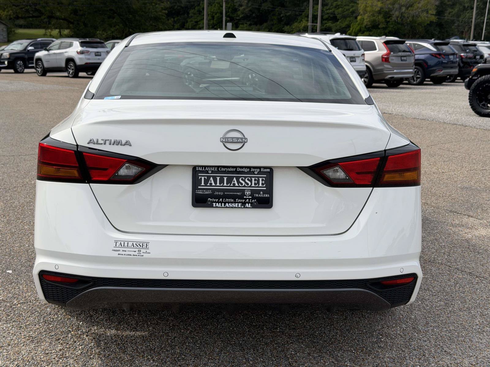 Used 2026 Glacier White Nissan SV image 8