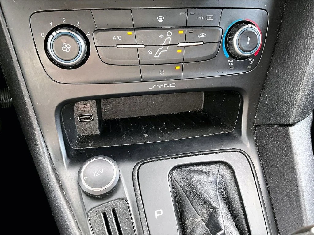Used 2016 Black Ford SE image 20