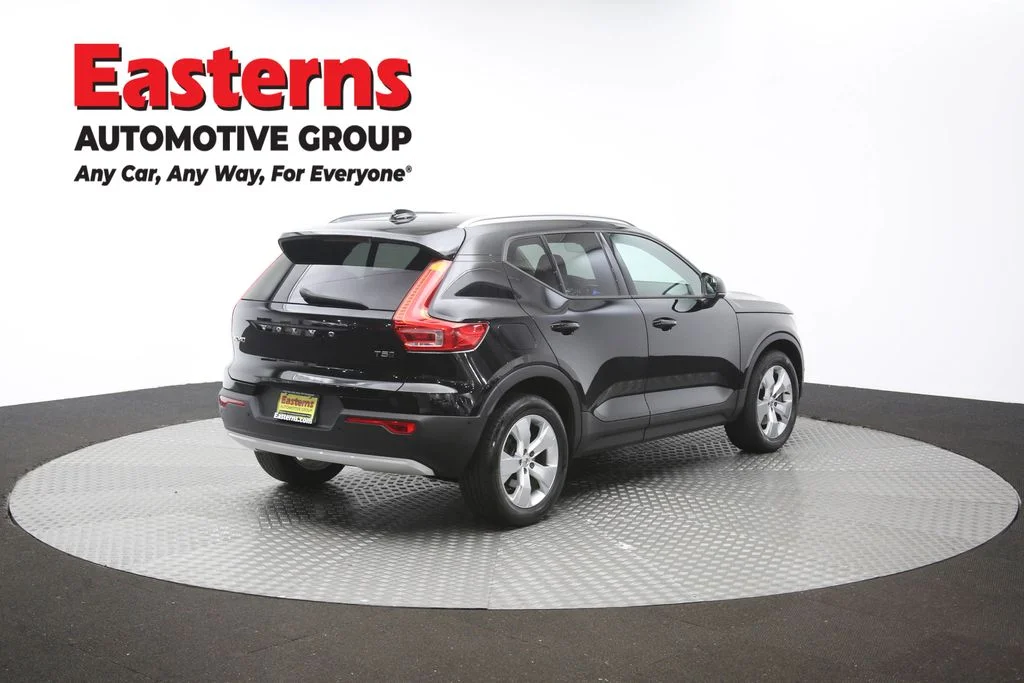 Used 2019 Black Volvo Momentum image 39