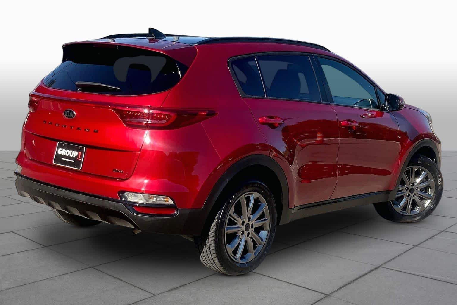 Used 2022 Hyper Red Kia Nightfall image 12