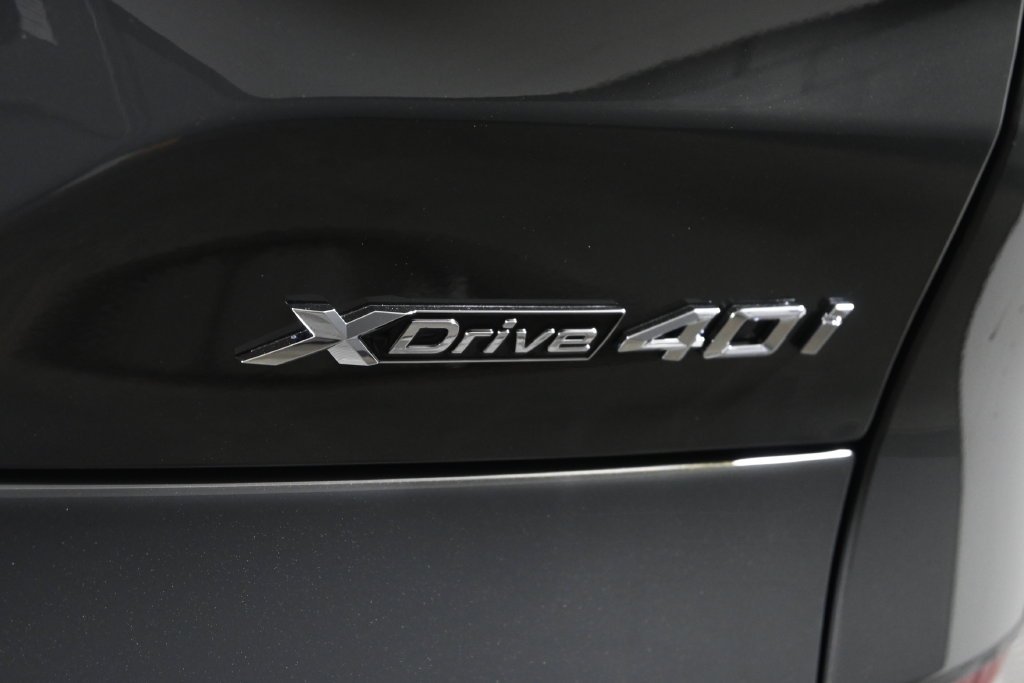 Used 2026 Gray Metallic BMW xDrive40i image 40