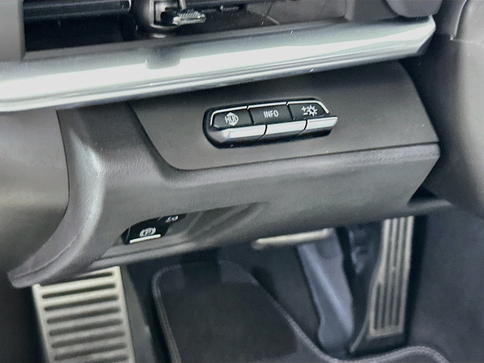 Used 2021 Silver Chevrolet Stingray image 11