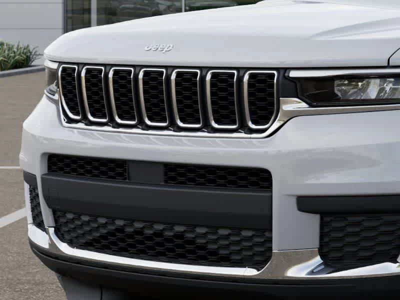 New 2026 Bright White Clear-Coat Exterior Paint Jeep Laredo X image 11