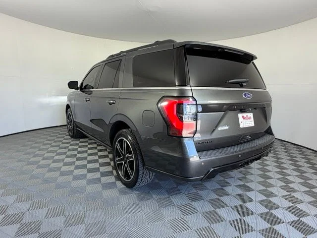 Used 2019 Gray Ford Limited image 5