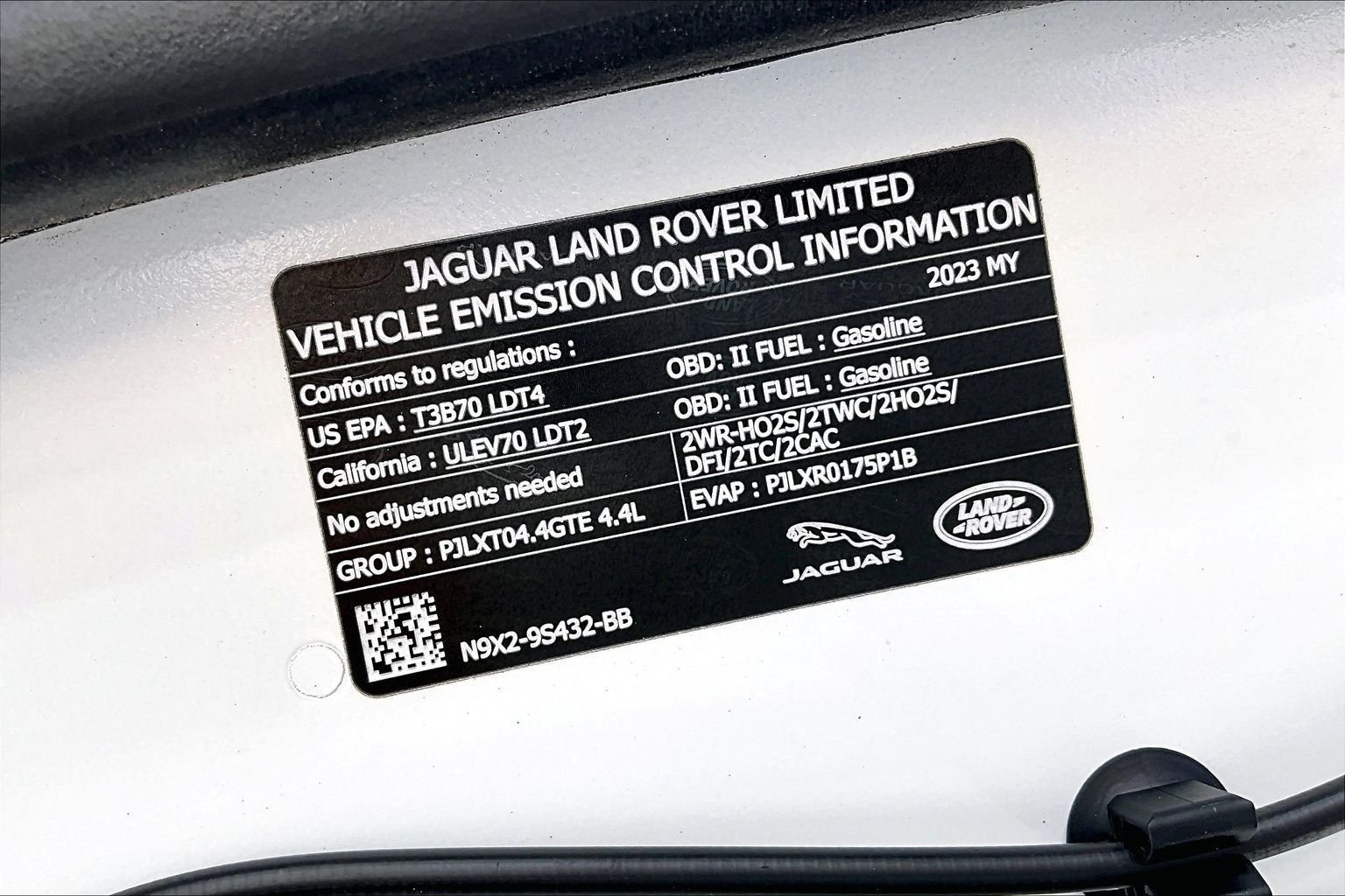 Certified Used 2023 White Land Rover SE image 28