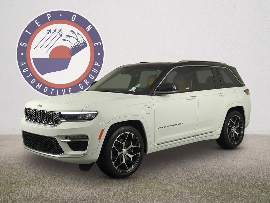 Used 2023 White Jeep Summit Reserve 4xe image 1