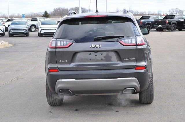 Used 2022 Gray Jeep Limited image 4