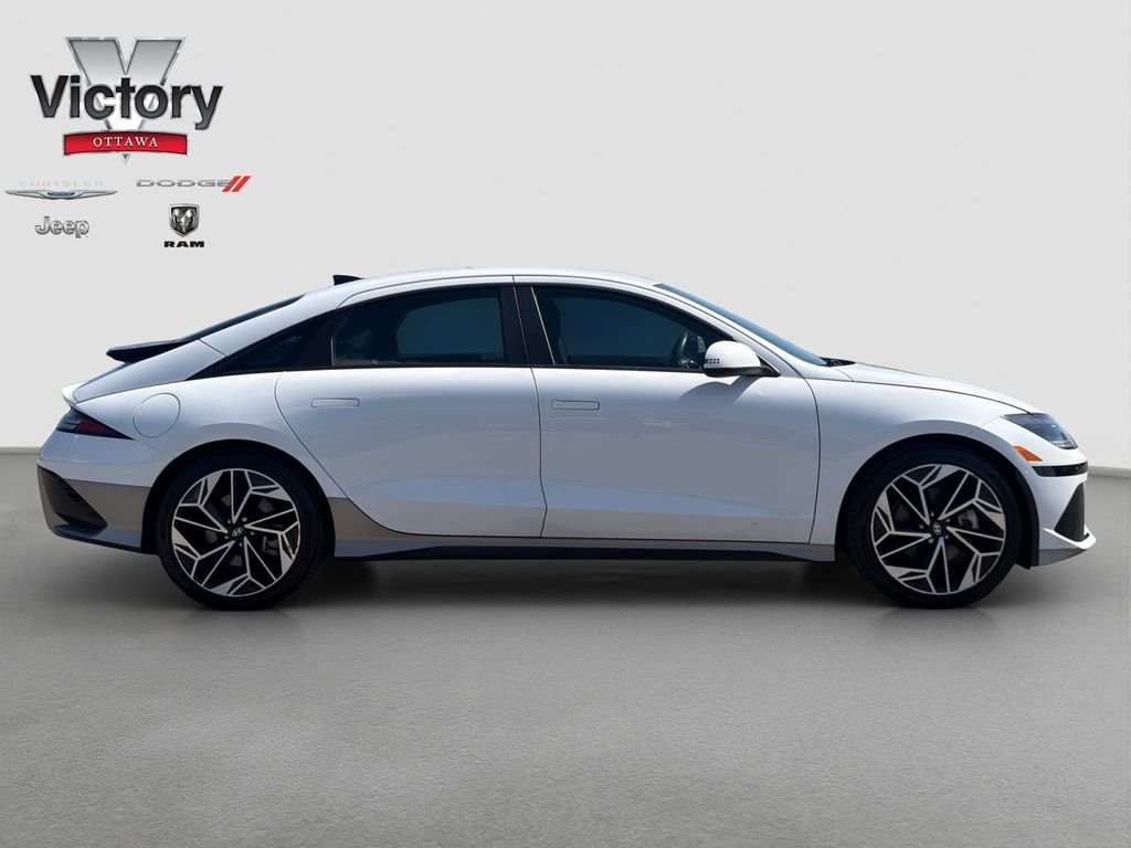 Used 2024 White Hyundai SEL image 7