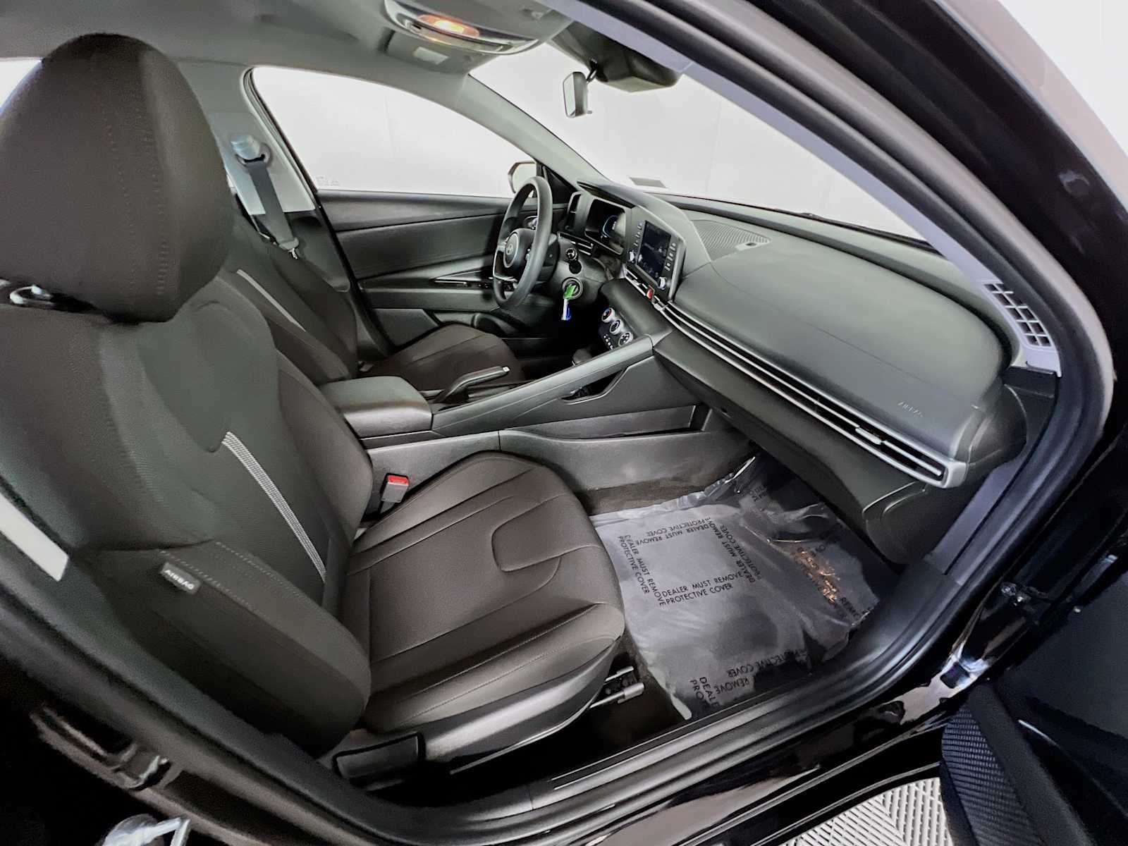 Certified Used 2025 Abyss Black Hyundai SE image 27