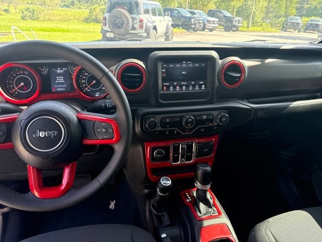 Used 2023 Black Clearcoat Jeep Sport S Crew Cab Pickup image 10