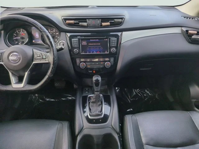 Used 2020 Gray Nissan SL image 15