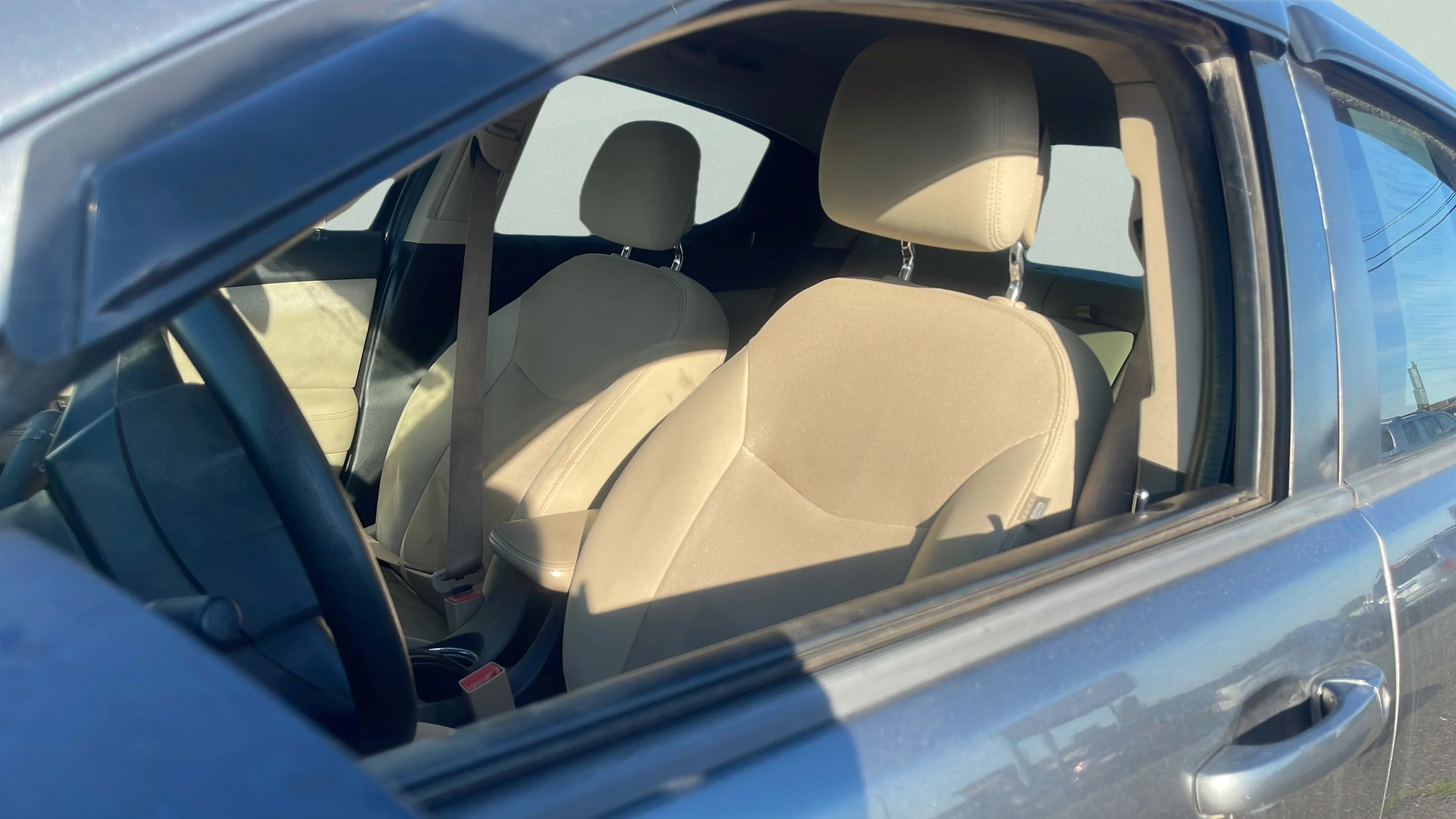 Used 2013 Grey Dodge SE image 9