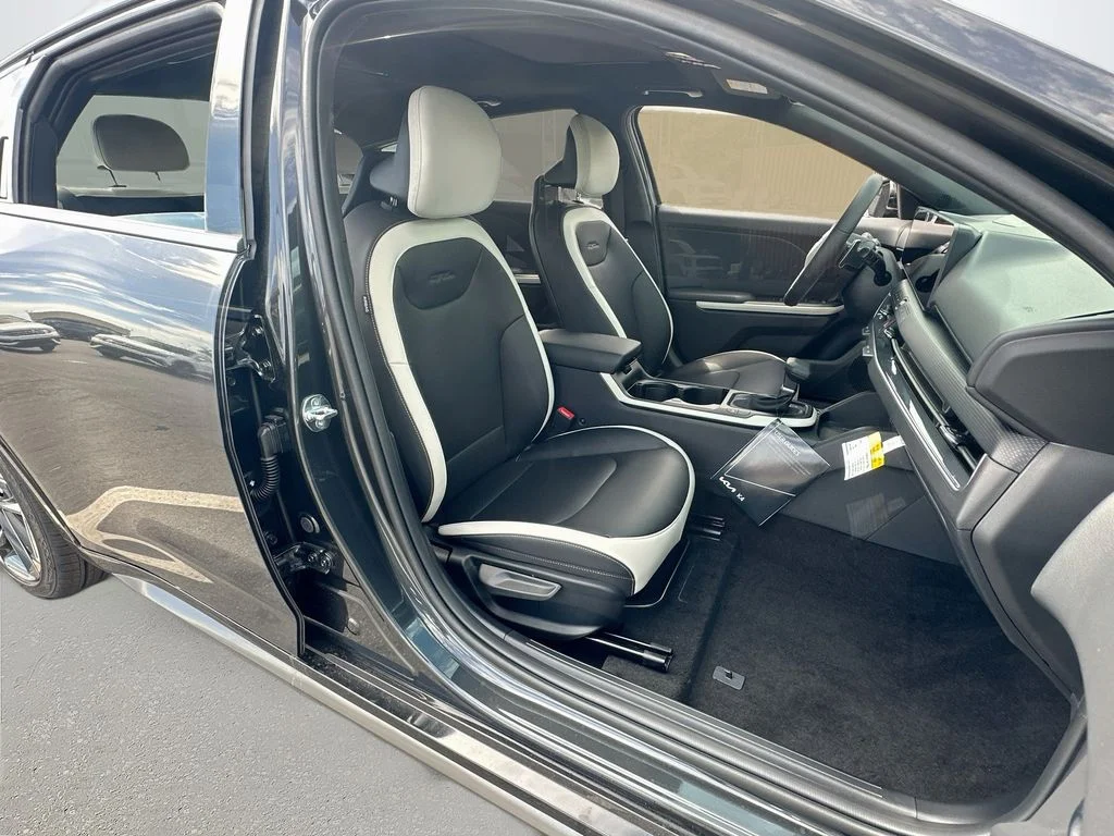 New 2026 Interstellar Gray Kia GT-Line image 27