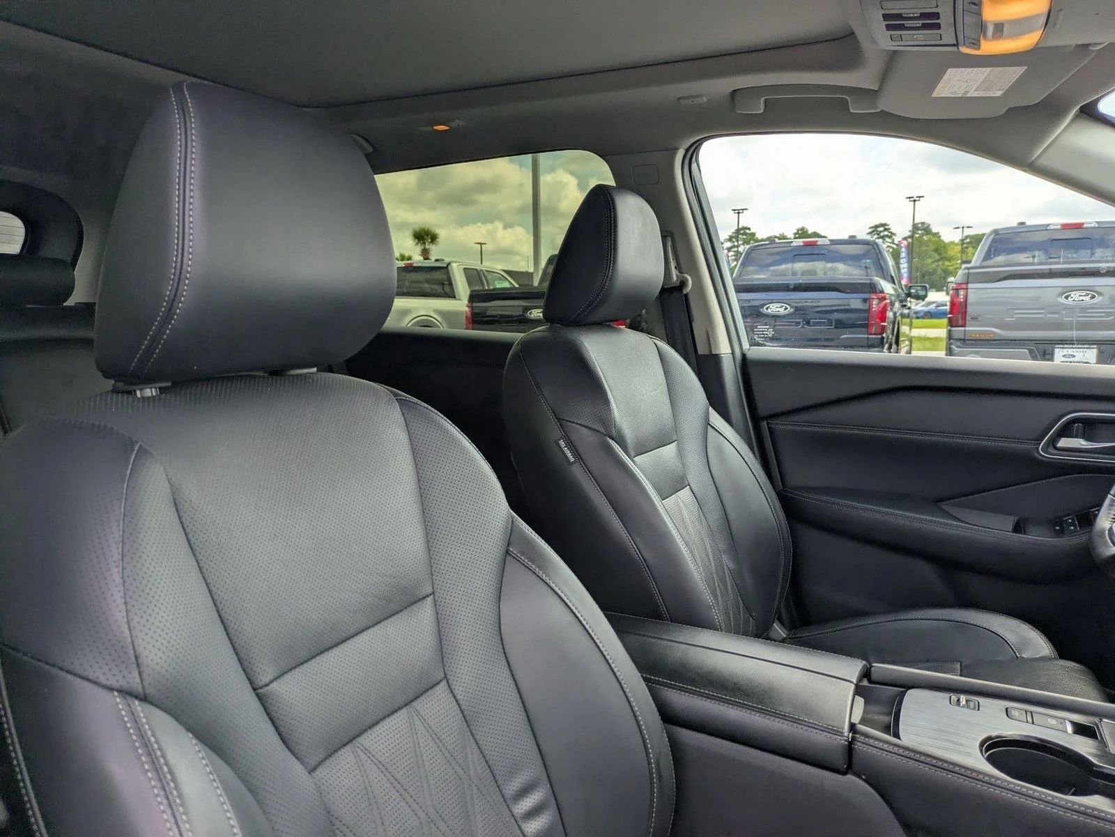 Used 2024 Boulder Gray Pearl Nissan Platinum image 36