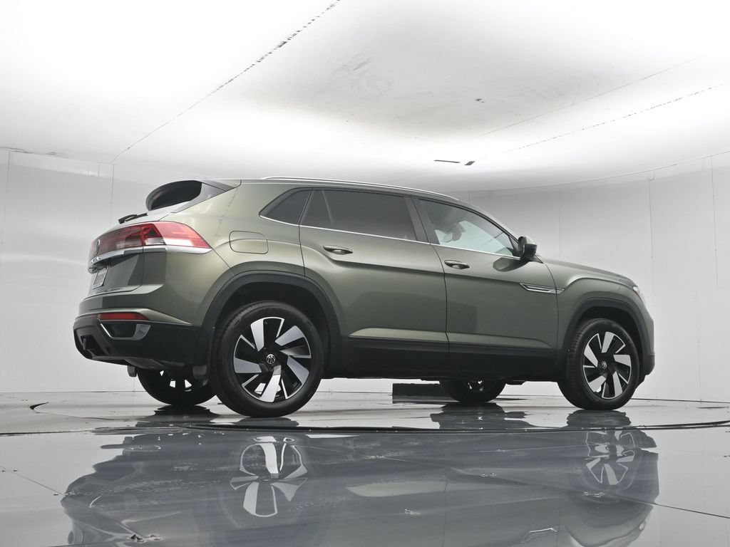 Used 2026 Green Volkswagen SE w/Technology image 50