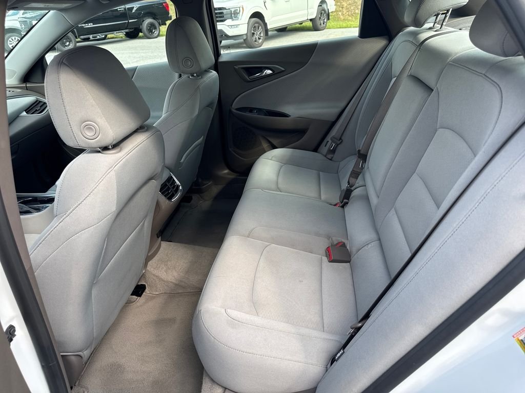 Used 2024 White Chevrolet LT image 27