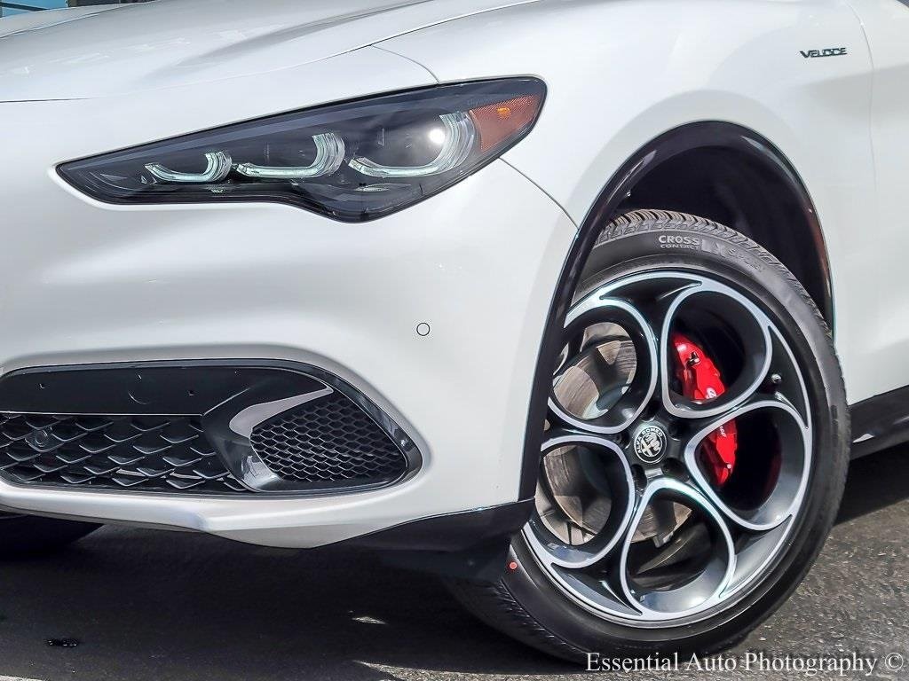 2025 Alfa Romeo Stelvio Sprint Base photo 3
