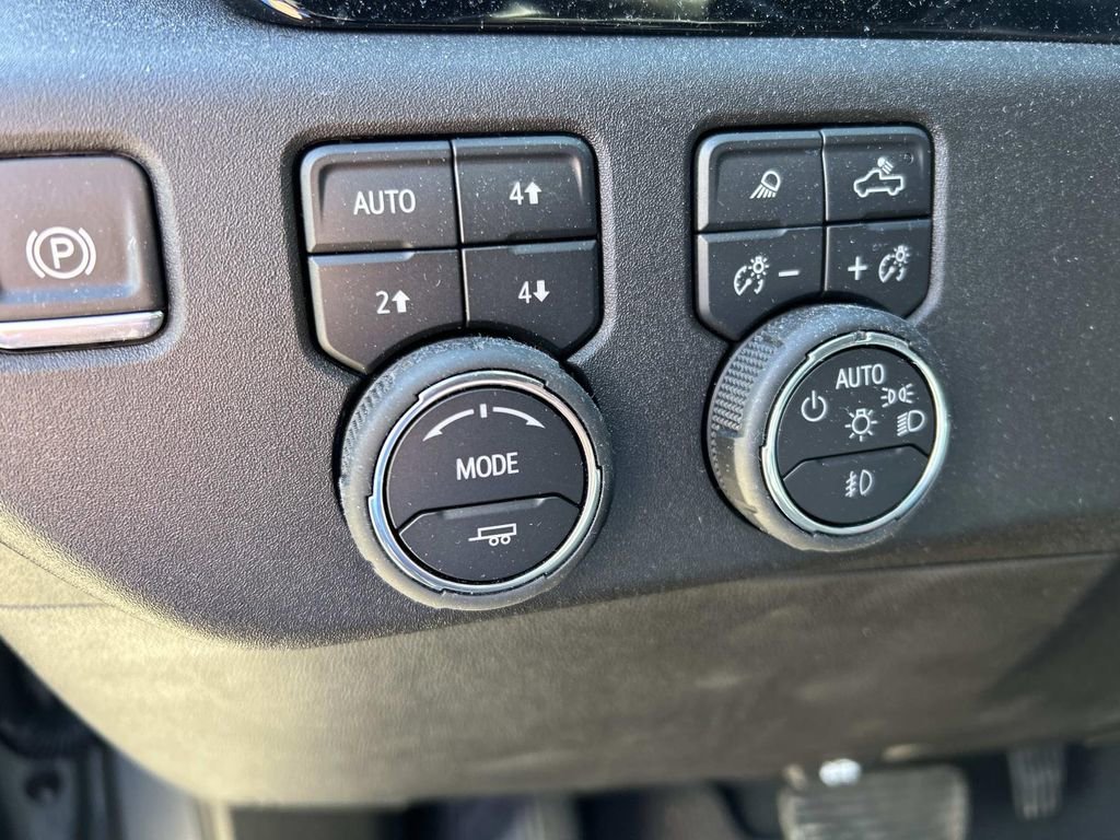 Used 2025 Sterling Gray Metallic Chevrolet High Country image 26