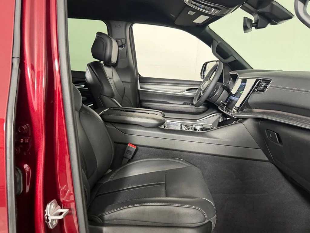 Used 2023 Red Jeep Series III image 31