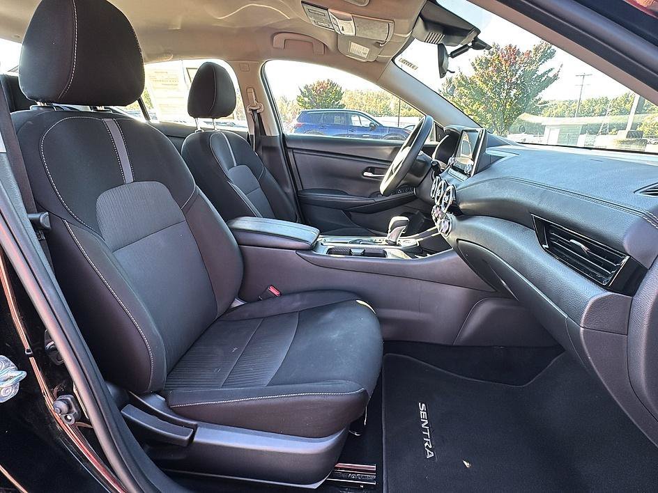 Used 2025 Super Black Nissan SV image 25
