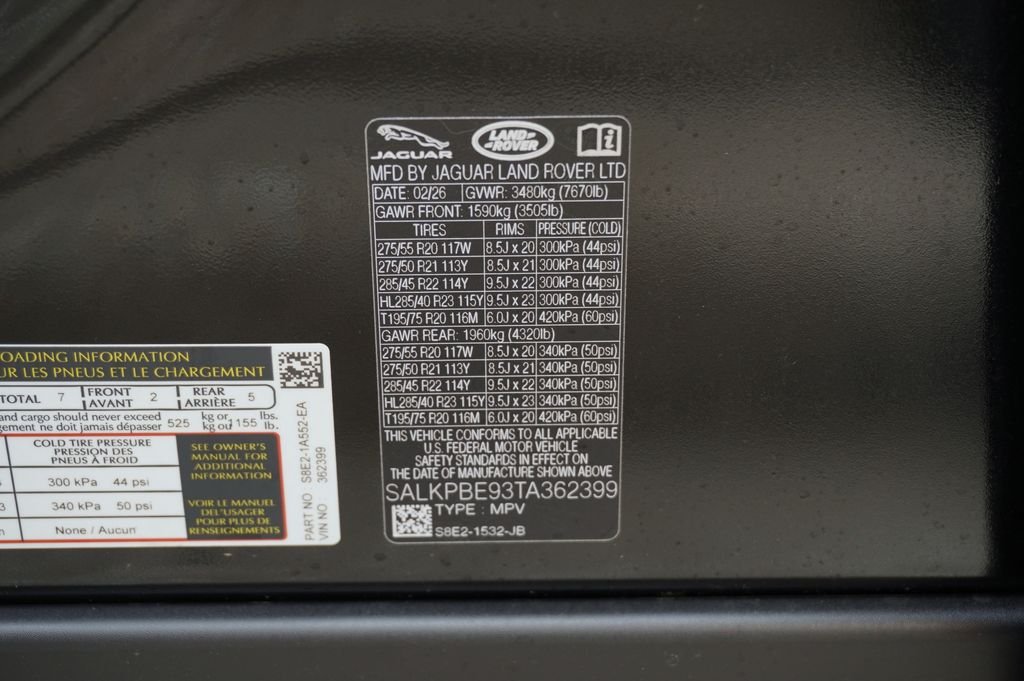 New 2026 Santorini Black Land Rover SE image 38