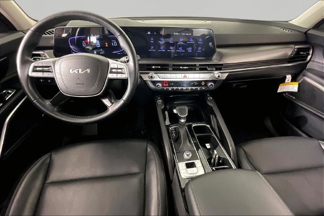Used 2025  Kia S image 7