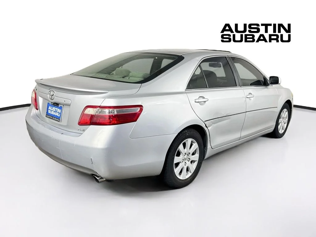 Used 2007 Silver Toyota XLE image 7