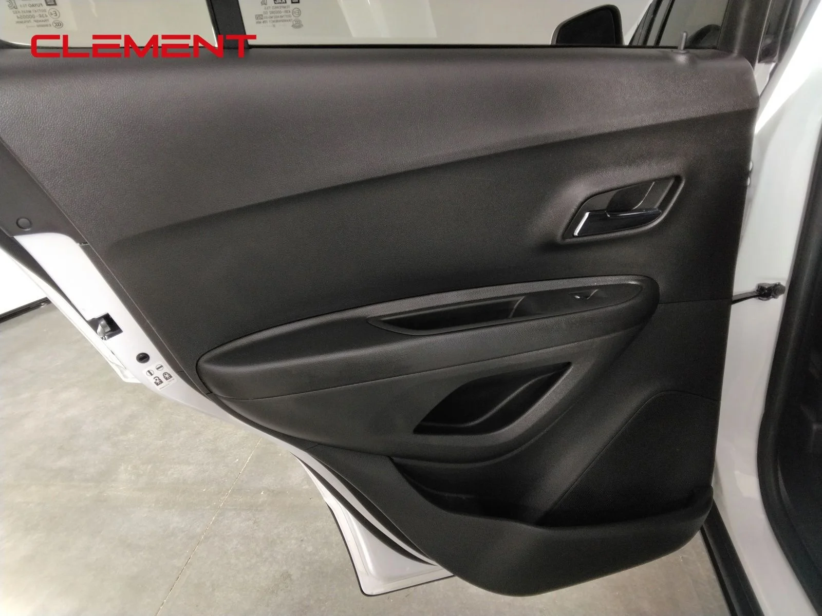 Used 2022 White Chevrolet LS image 24