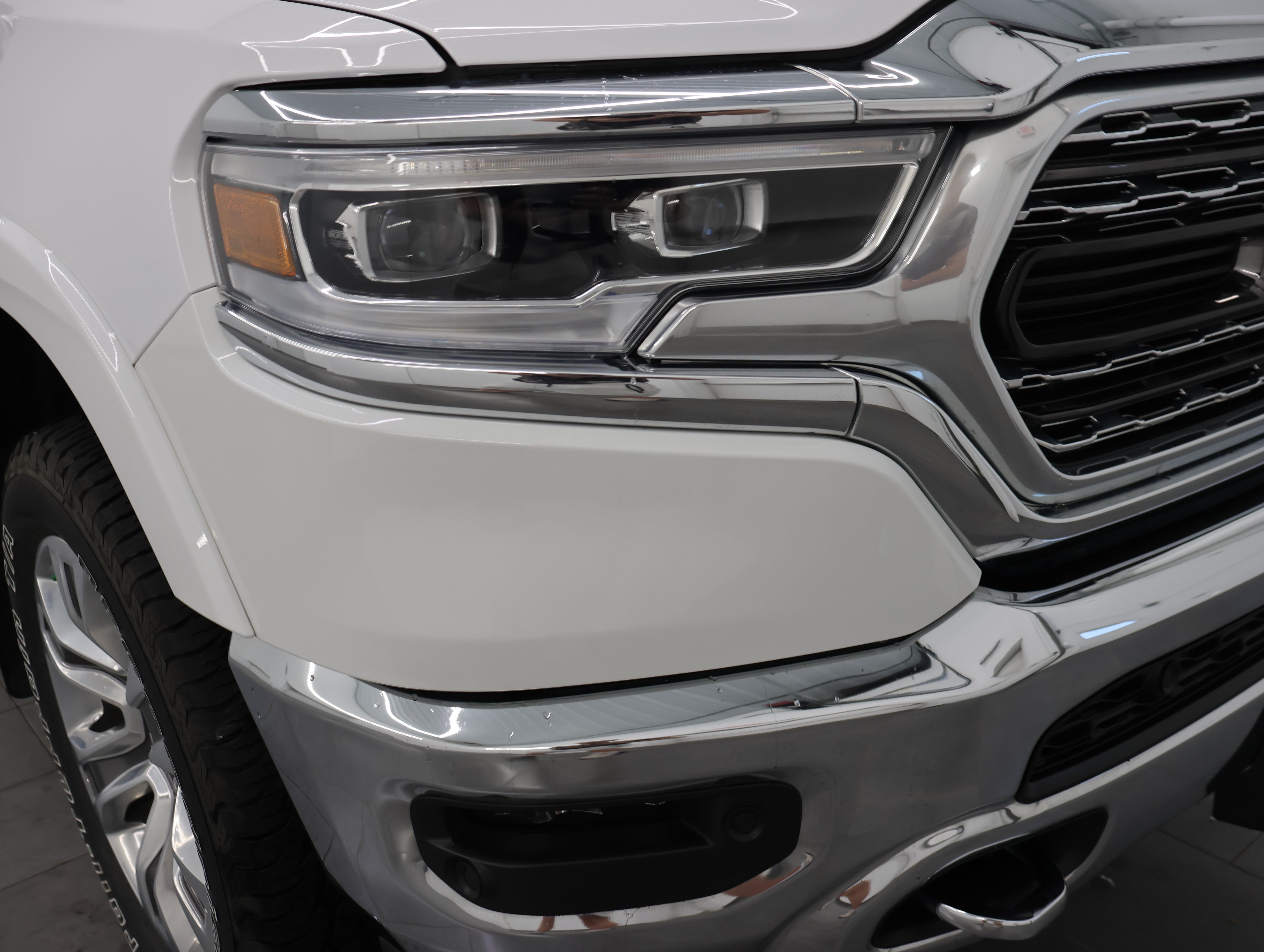 Used 2023 Bright White Clearcoat Ram 4x4 Crew Cab Limited: CREW-SHORT-LIMITED LVL 1-NAV-PANO-4WD-HEMI-360 CAM image 29