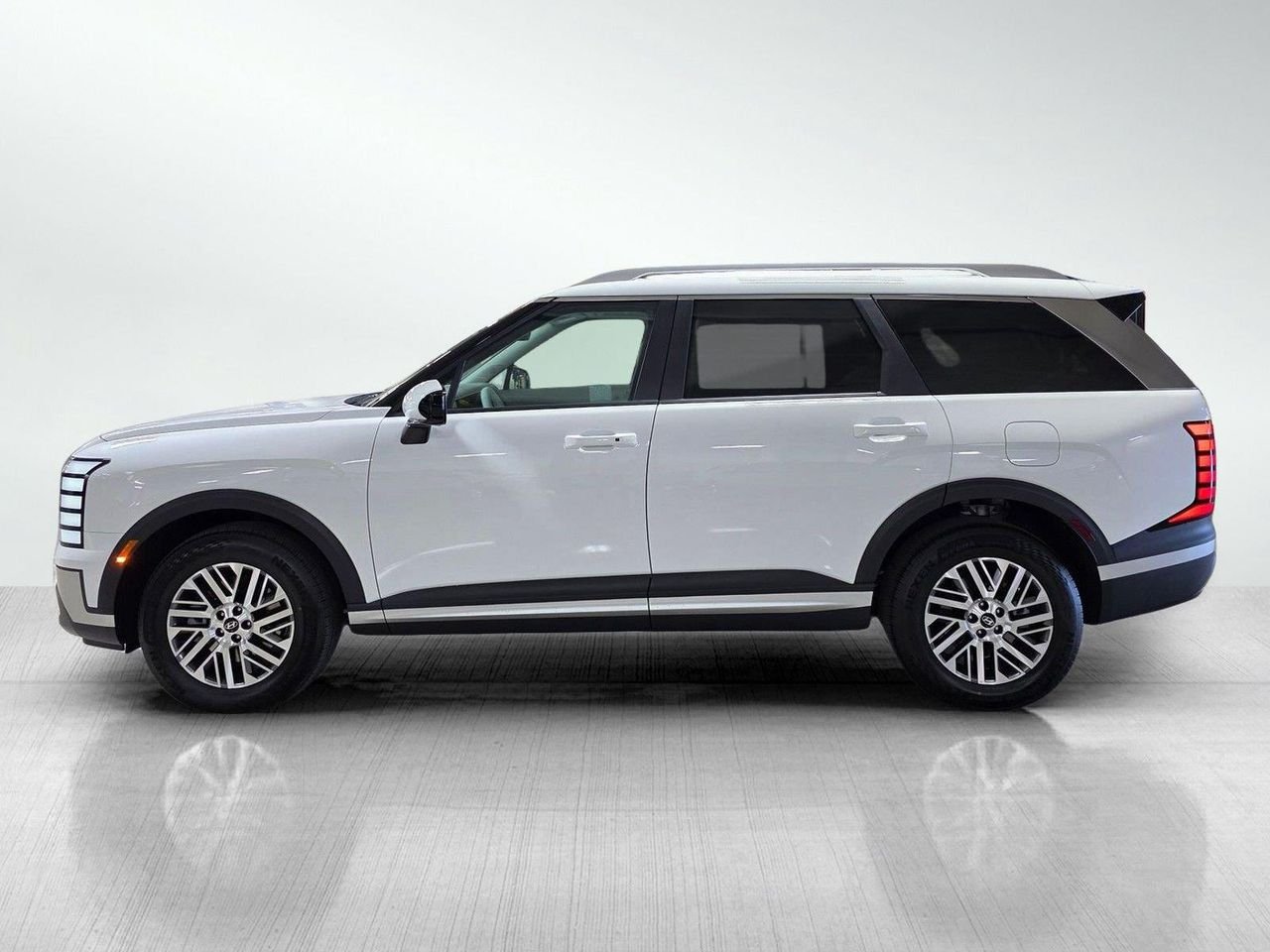 New 2026 Creamy White Pearl Hyundai SEL AWD image 4