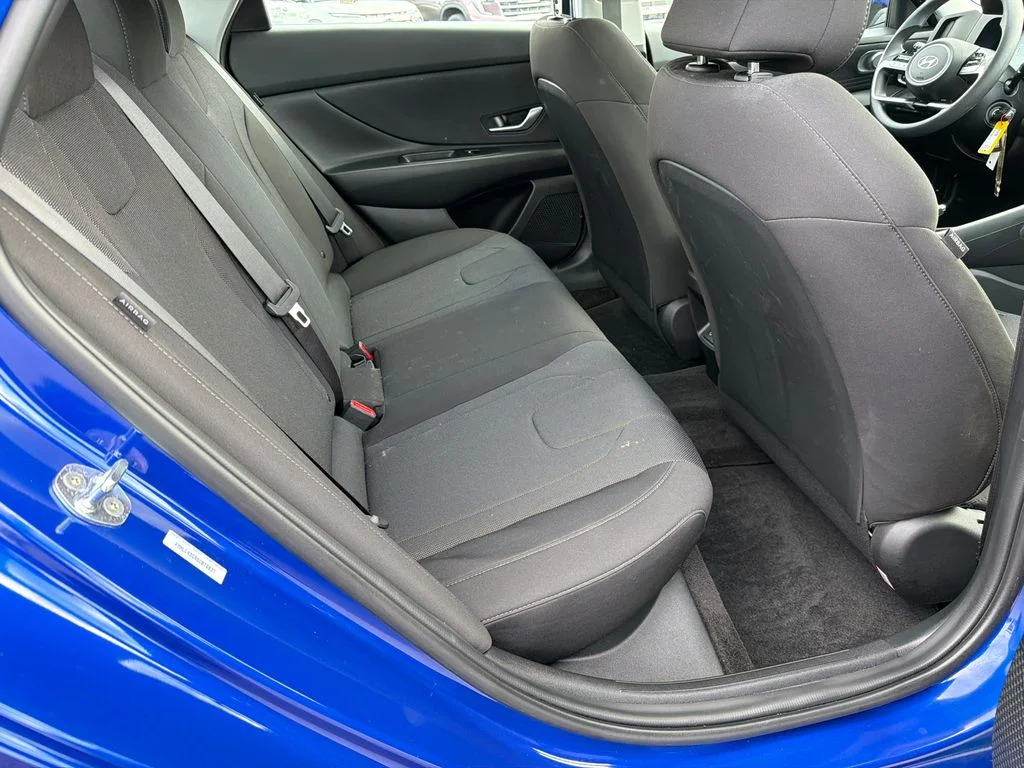 Used 2025 Blue Hyundai SE image 15