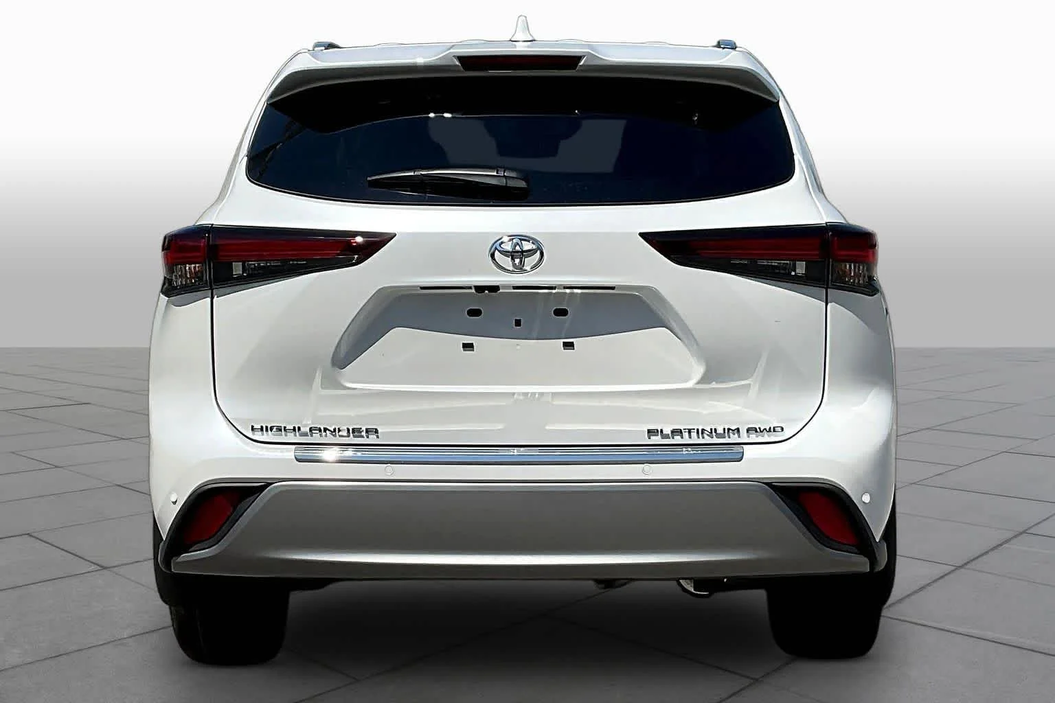 New 2026 Wind Chill Pearl Toyota Platinum image 4
