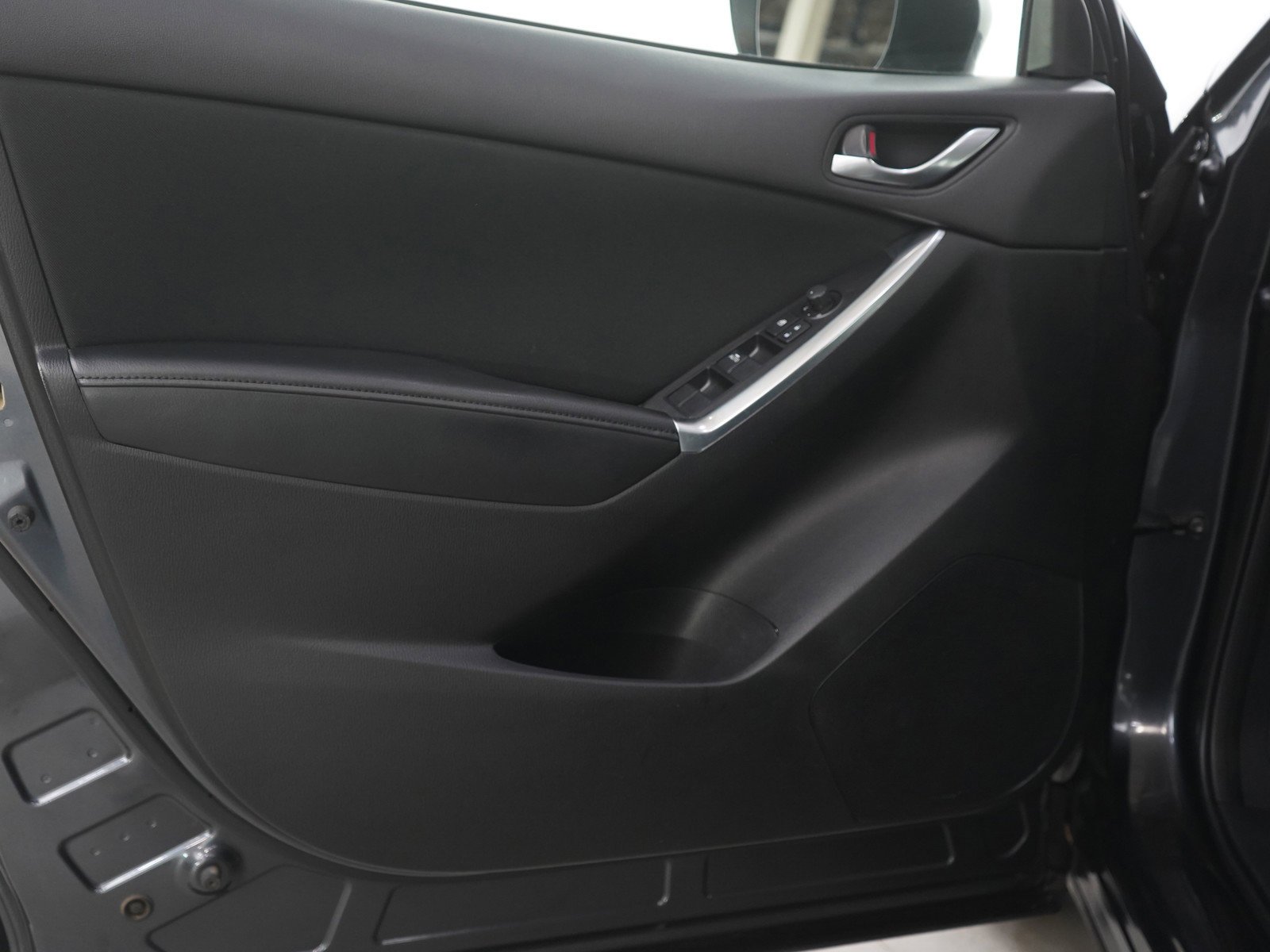 Used 2015 Meteor Gray Mica Mazda Sport image 18