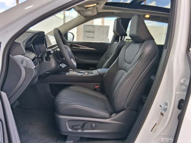 New 2027 RADIANT WHITE INFINITI Pure FWD image 16
