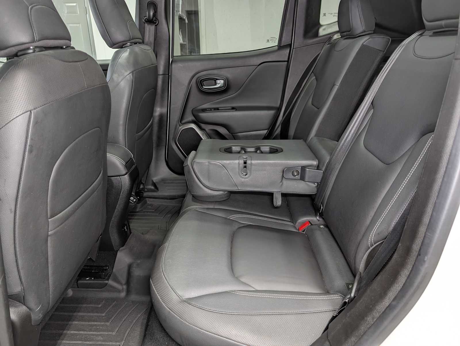 Used 2019 Alpine White Clearcoat Jeep Limited image 23