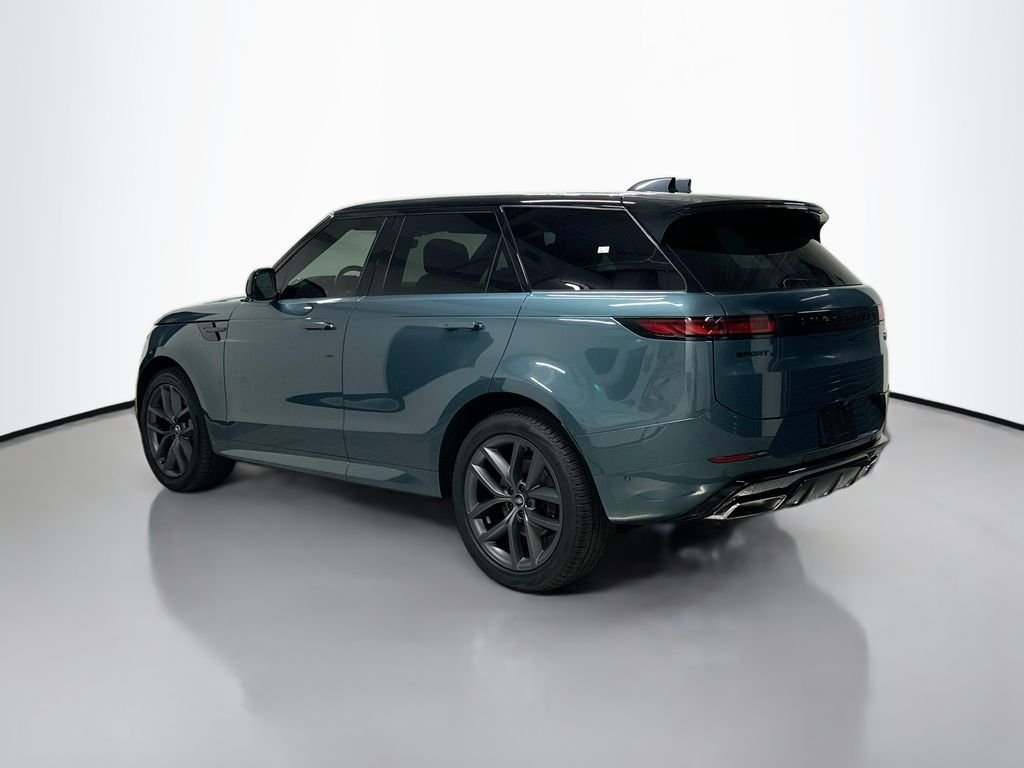Used 2023 Giola Green Metallic Land Rover SE Dynamic image 3