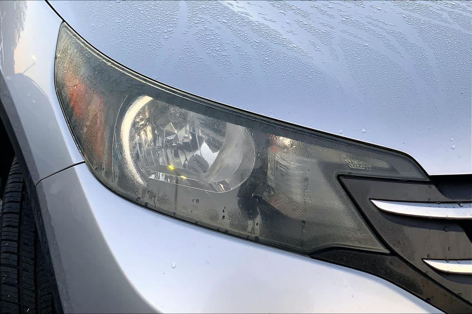 Used 2014 Alabaster Silver Metallic Honda LX image 24