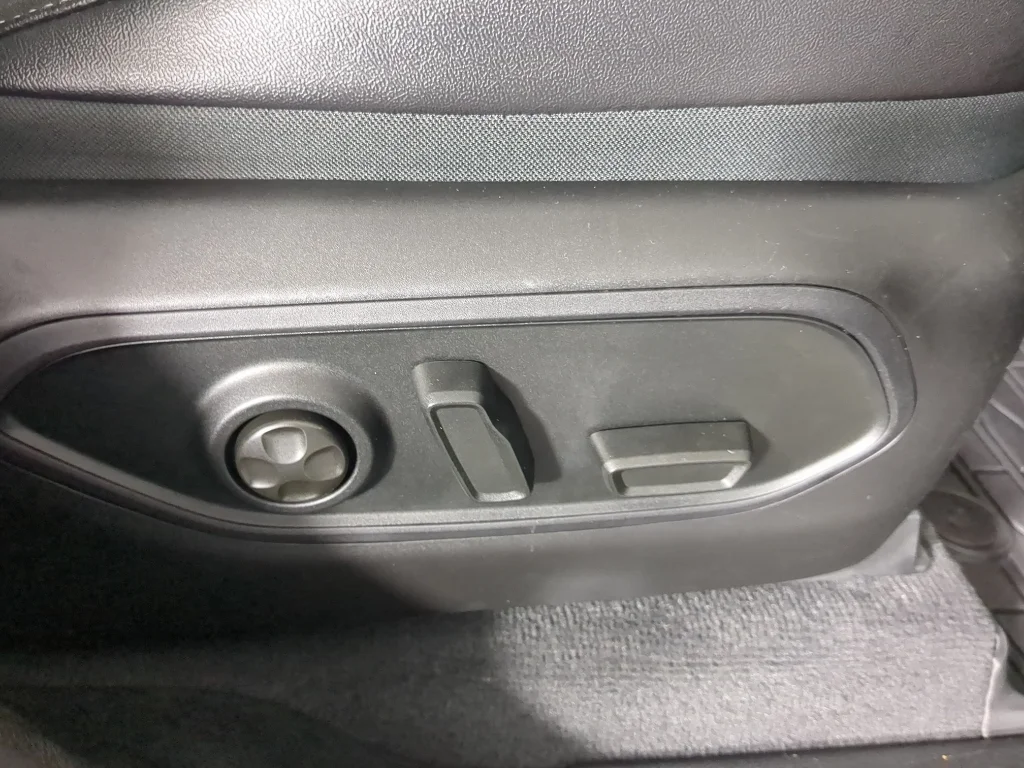 Used 2023 Black Jeep Limited image 22