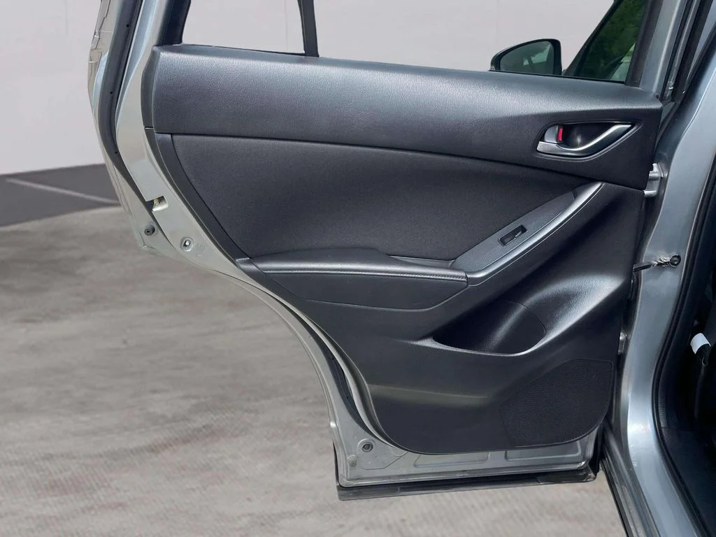 Used 2014 Liquid Silver Metallic Mazda Touring image 25