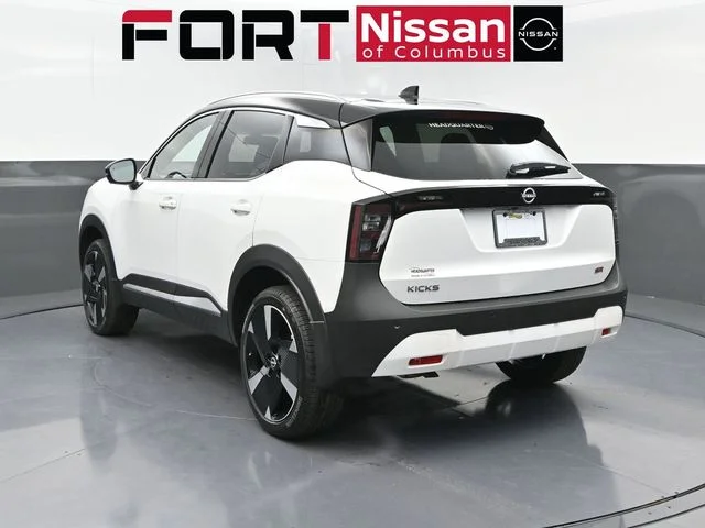 New 2026 Aspen White TriCoat / Super Black Two-tone Nissan SR image 5