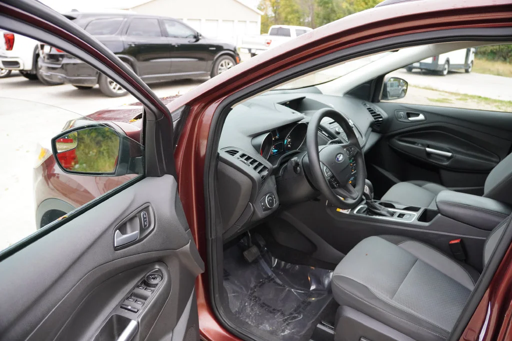 Used 2018 Red Ford SE image 14