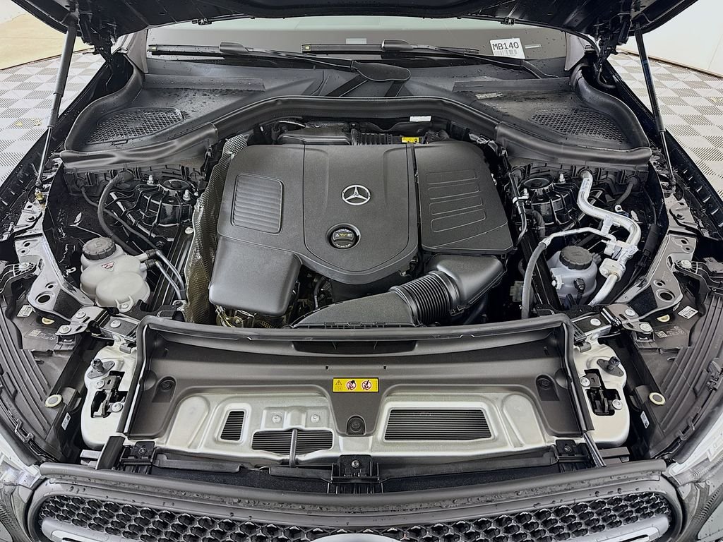 New 2026 Black Mercedes-Benz GLC 300 image 29