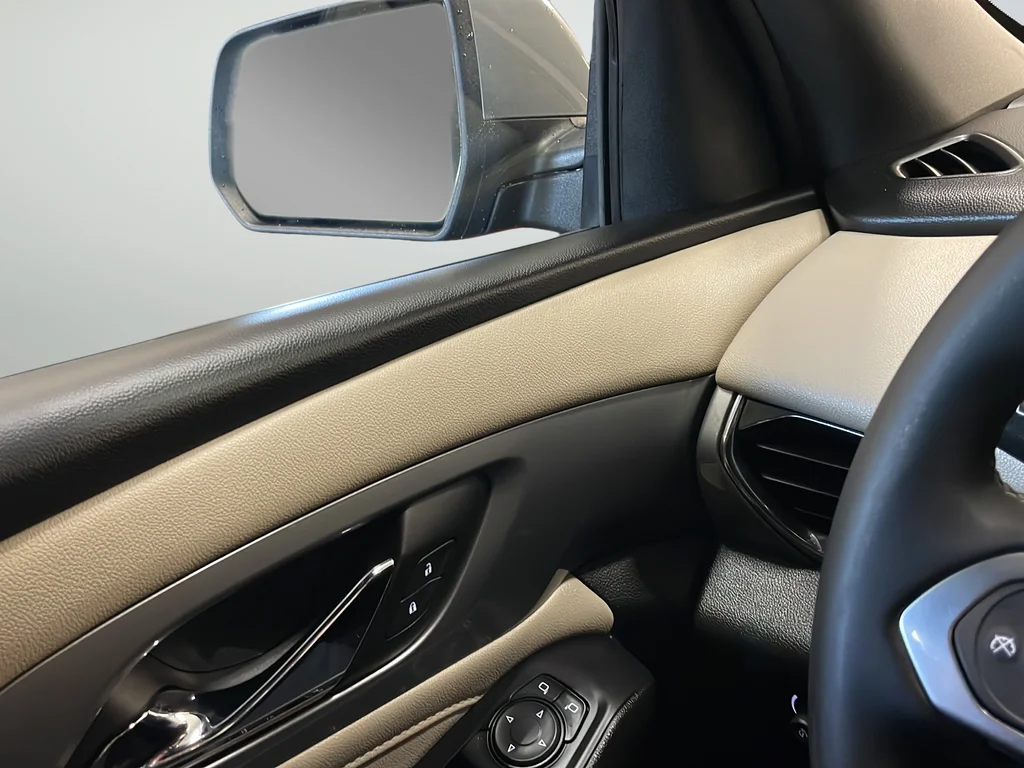 Used 2023 Gray Chevrolet LT image 31