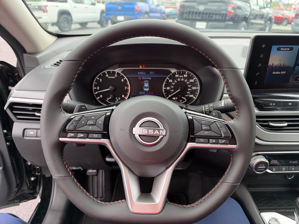 New 2026 Black Nissan 2.5 SR image 17