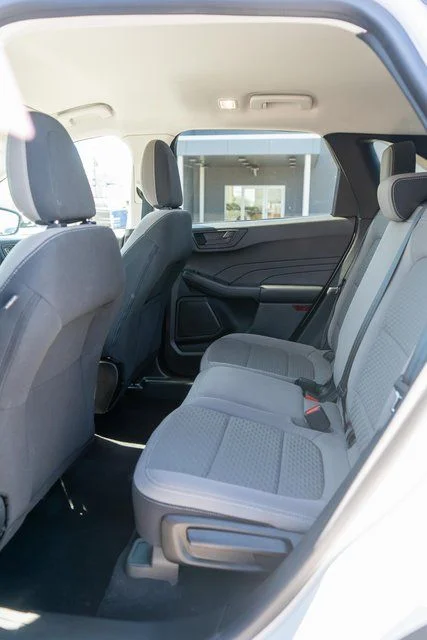 Used 2022 White Ford SE image 11