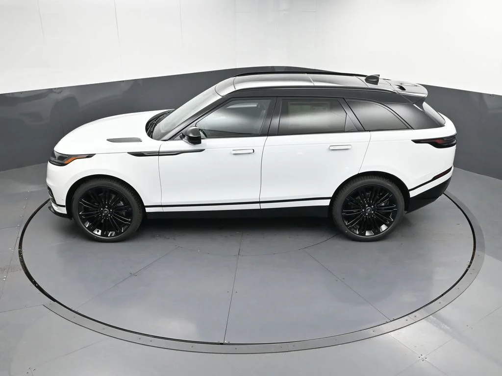 Certified Used 2026 White Land Rover Dynamic SE image 31